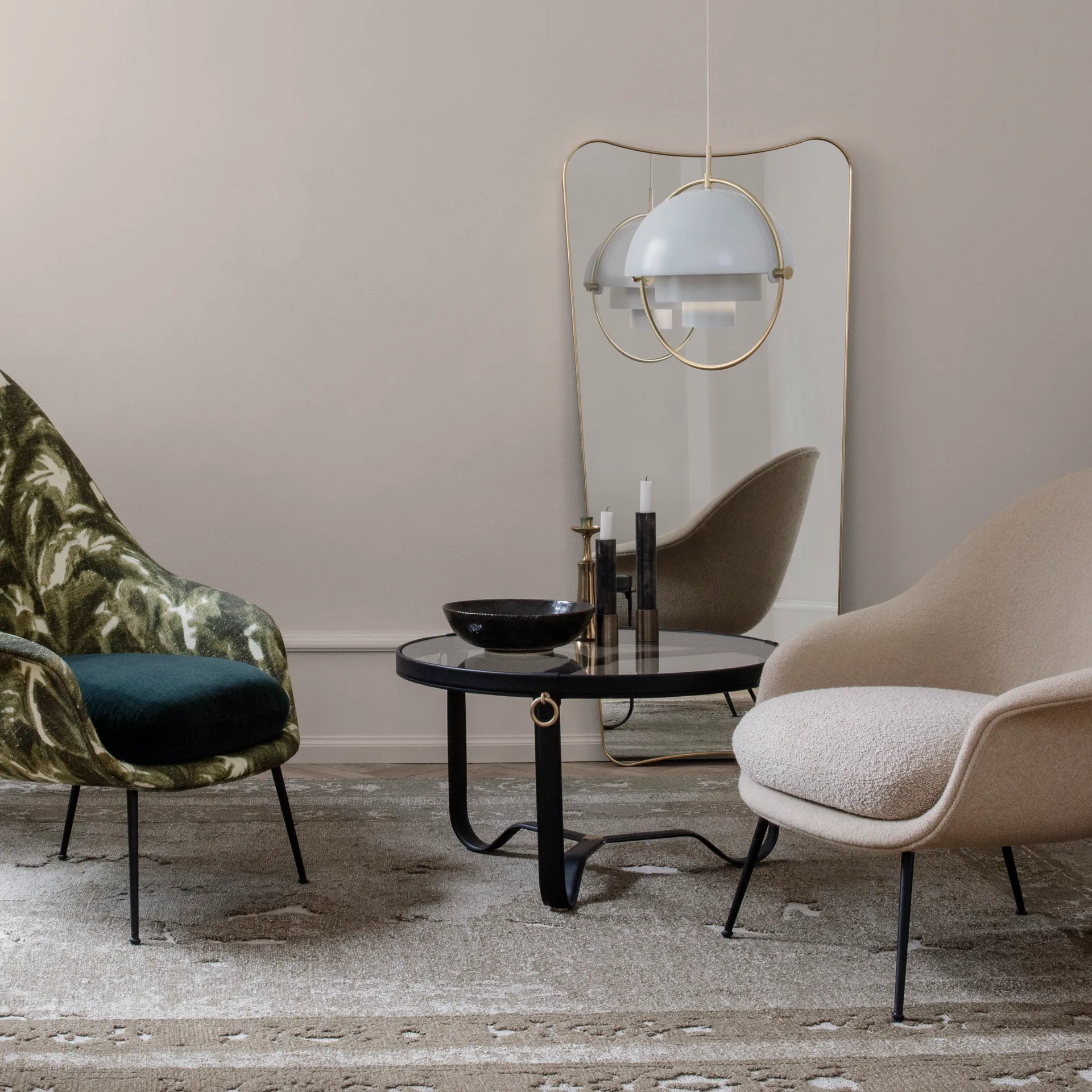 Adnet salongbord Ø70 cm, Svart GUBI