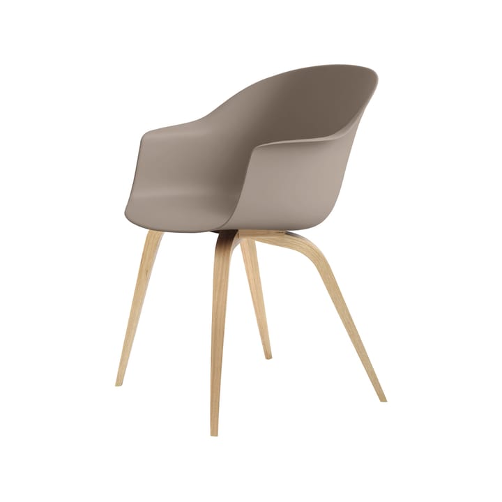 Bat stol - New beige, mattlakkert eikstativ - GUBI