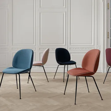 Beetle dining chair fully upholstered conic base - tekstil velluto cotone 970 mørkeblå, sort stålstativ - GUBI