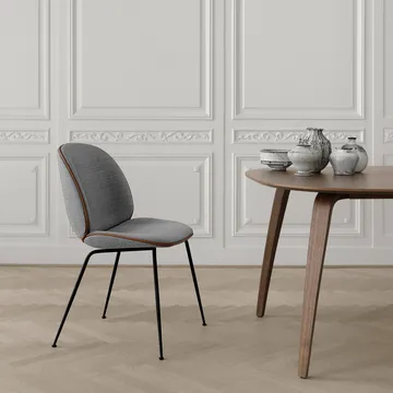 Beetle dining chair fully upholstered conic base - tekstil velluto cotone 970 mørkeblå, sort stålstativ - GUBI