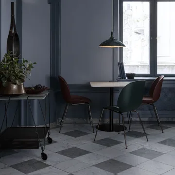 Beetle stol - Alabaster white, sort stålstativ - GUBI
