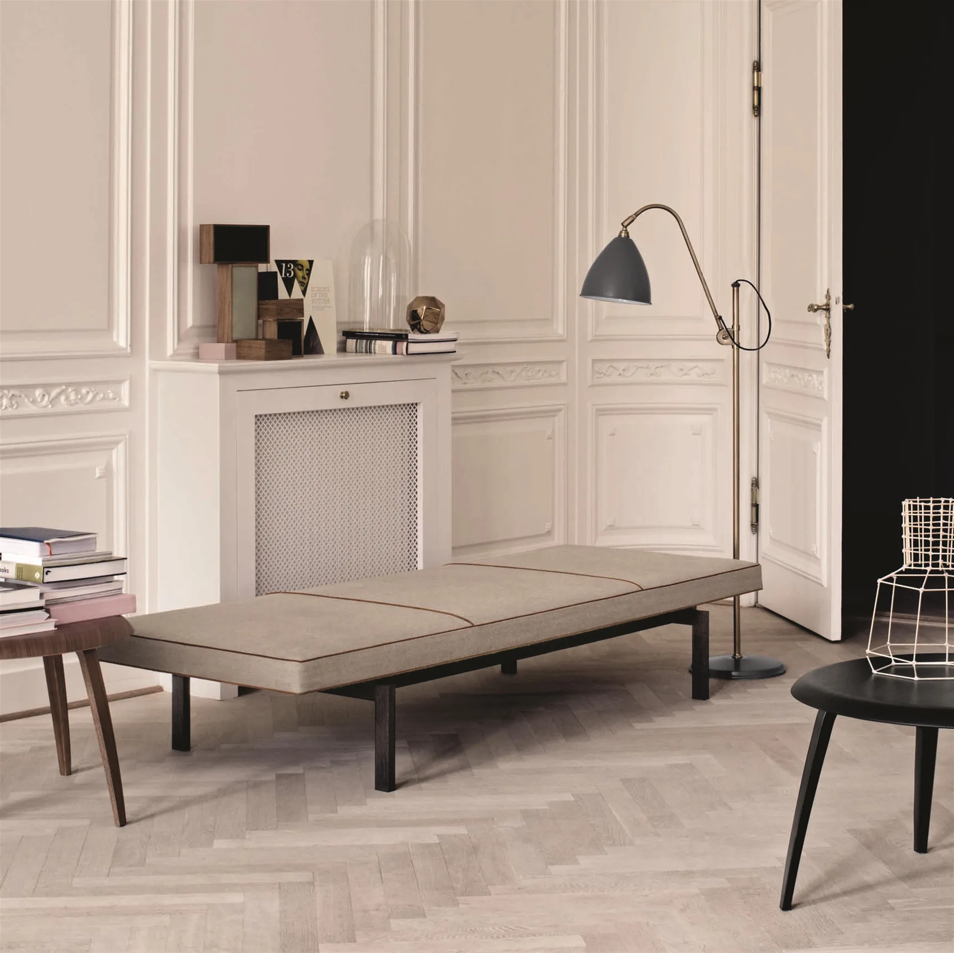 Bestlite BL3M gulvlampe, grå-messing GUBI