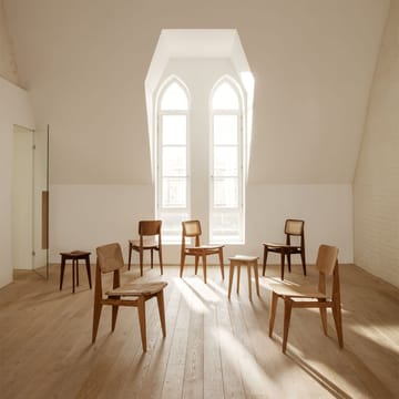 C-Chair stol - American walnut, naturflettet sete og rygg - GUBI