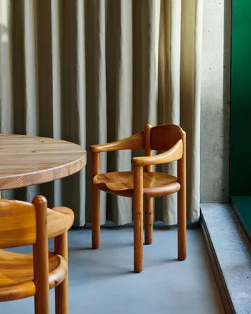 Daumiller karmstol - Golden pine - GUBI