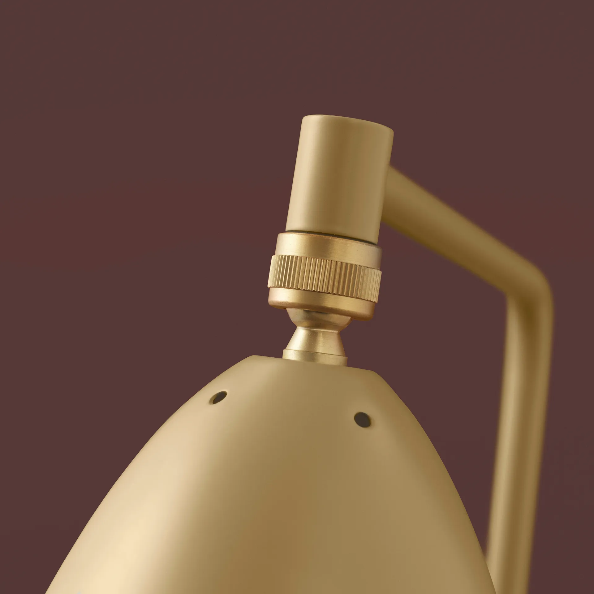 Gräshoppa golvlampa, Olivenbrun GUBI