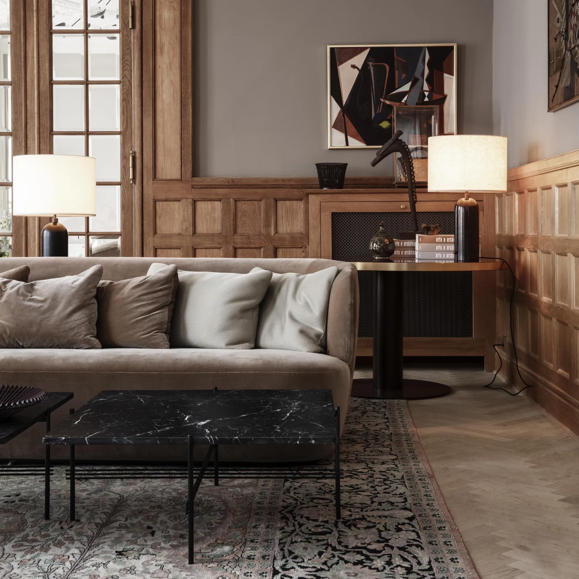 Gravity S bordlampe, blackend steel + hvit skjerm GUBI