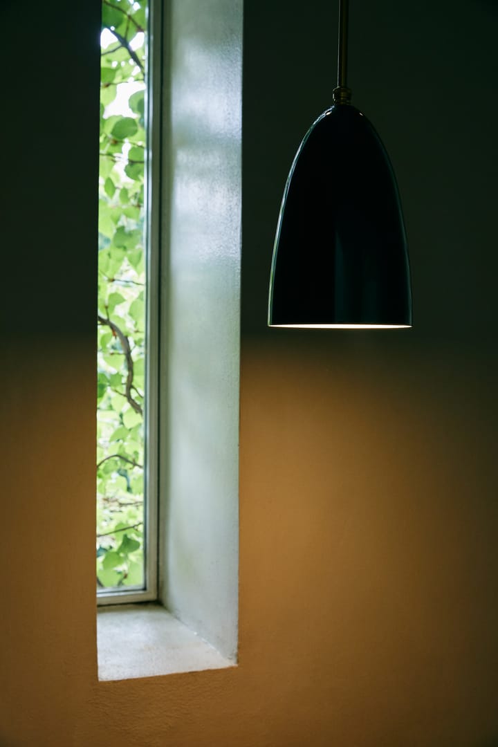 Gresshoppe taklampe blank, Black-brass GUBI