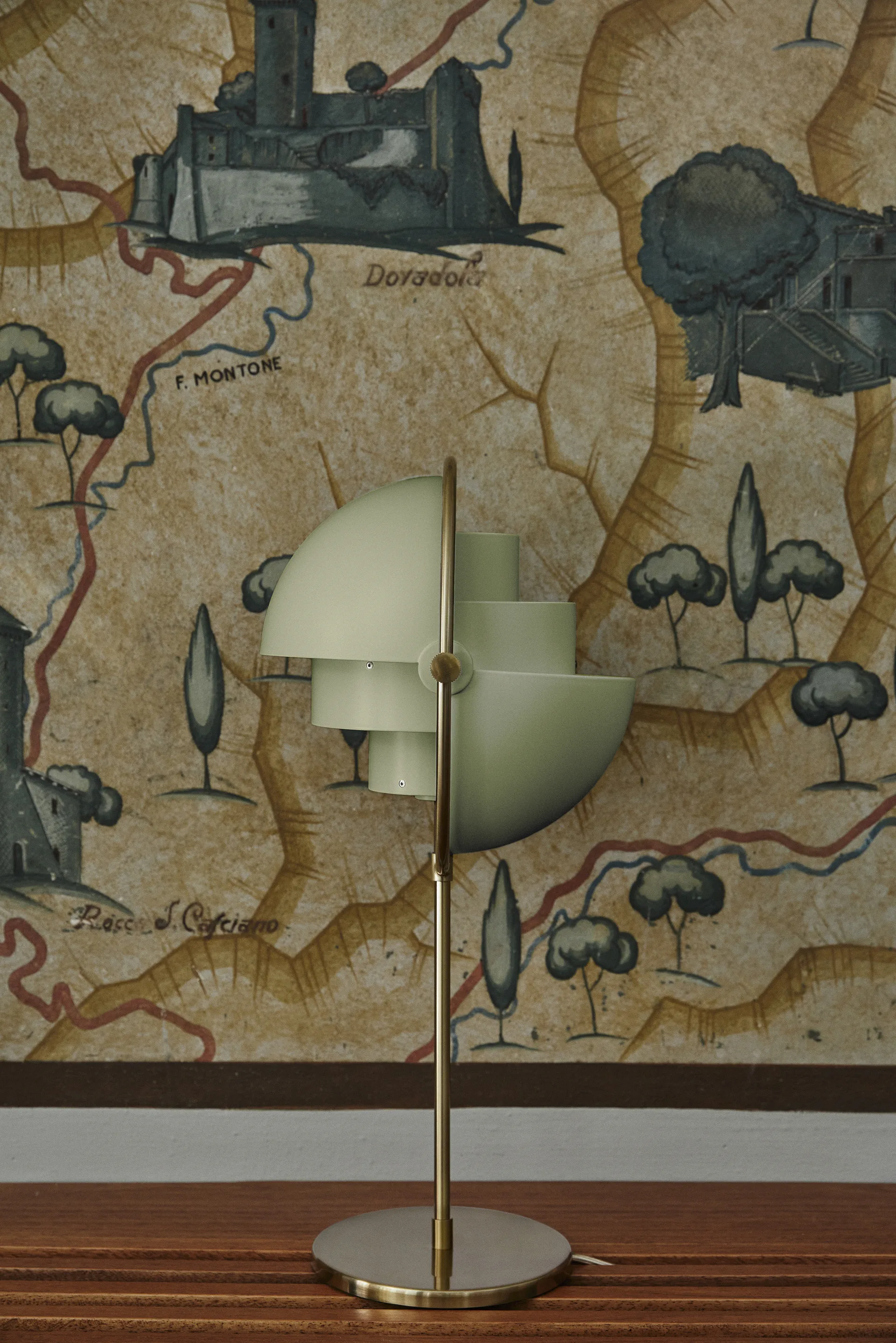 Multi-Lite bordlampe, Brass-desert sage GUBI