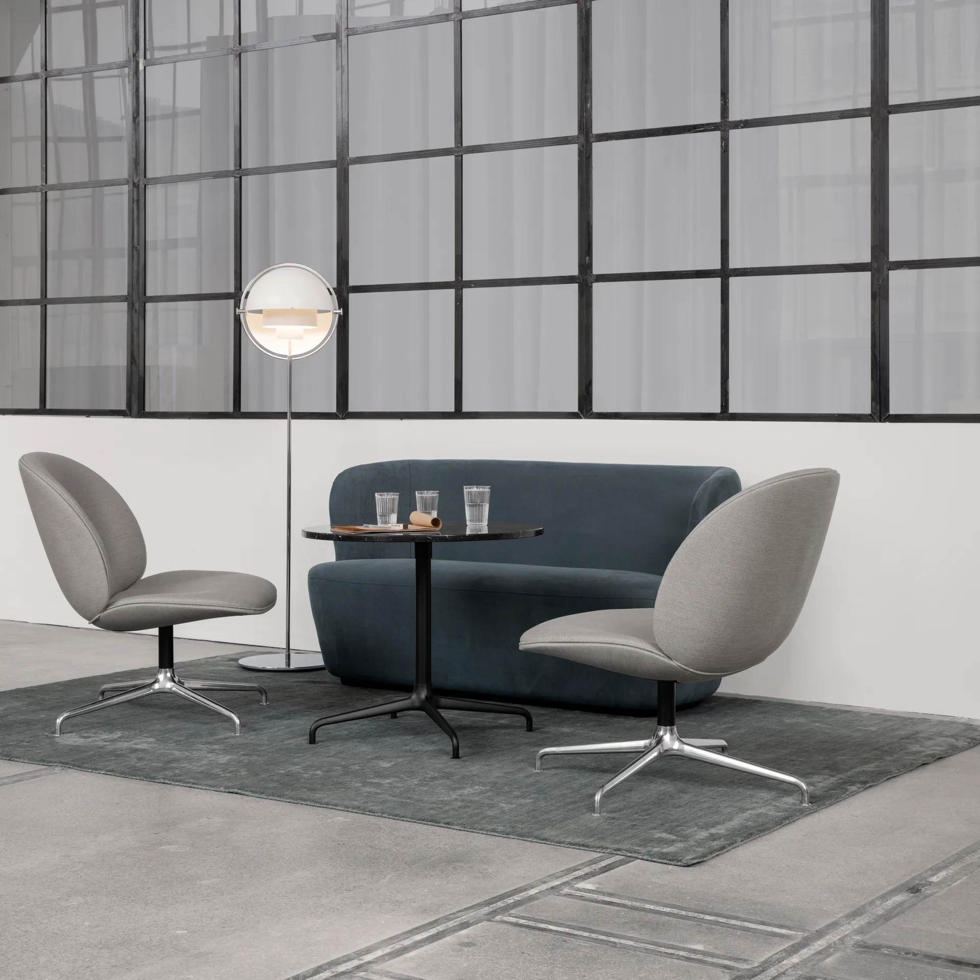 Multi-Lite gulvlampe, Krom-hvit GUBI