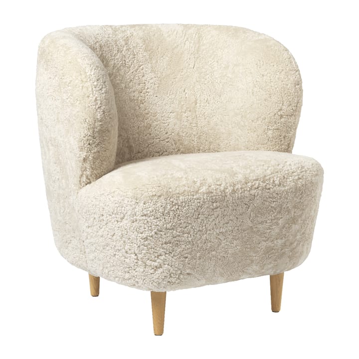 Stay Small loungestol - Saueskinn Moonlight-lakkert eik - GUBI