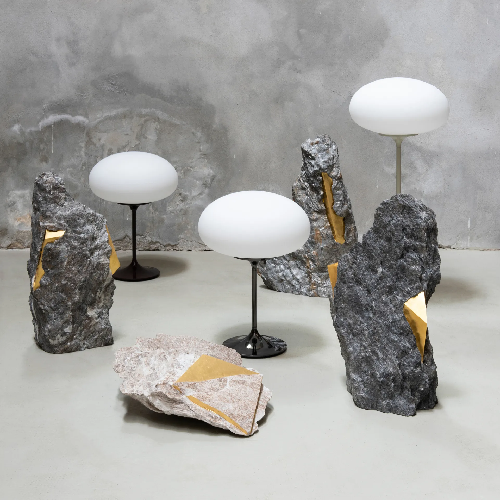 Stemlite bordlampe 70 cm, Pebble Grey GUBI