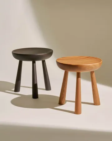 Totto rund krakk - Lacquered sapelli, Ø31x32,6 cm - GUBI