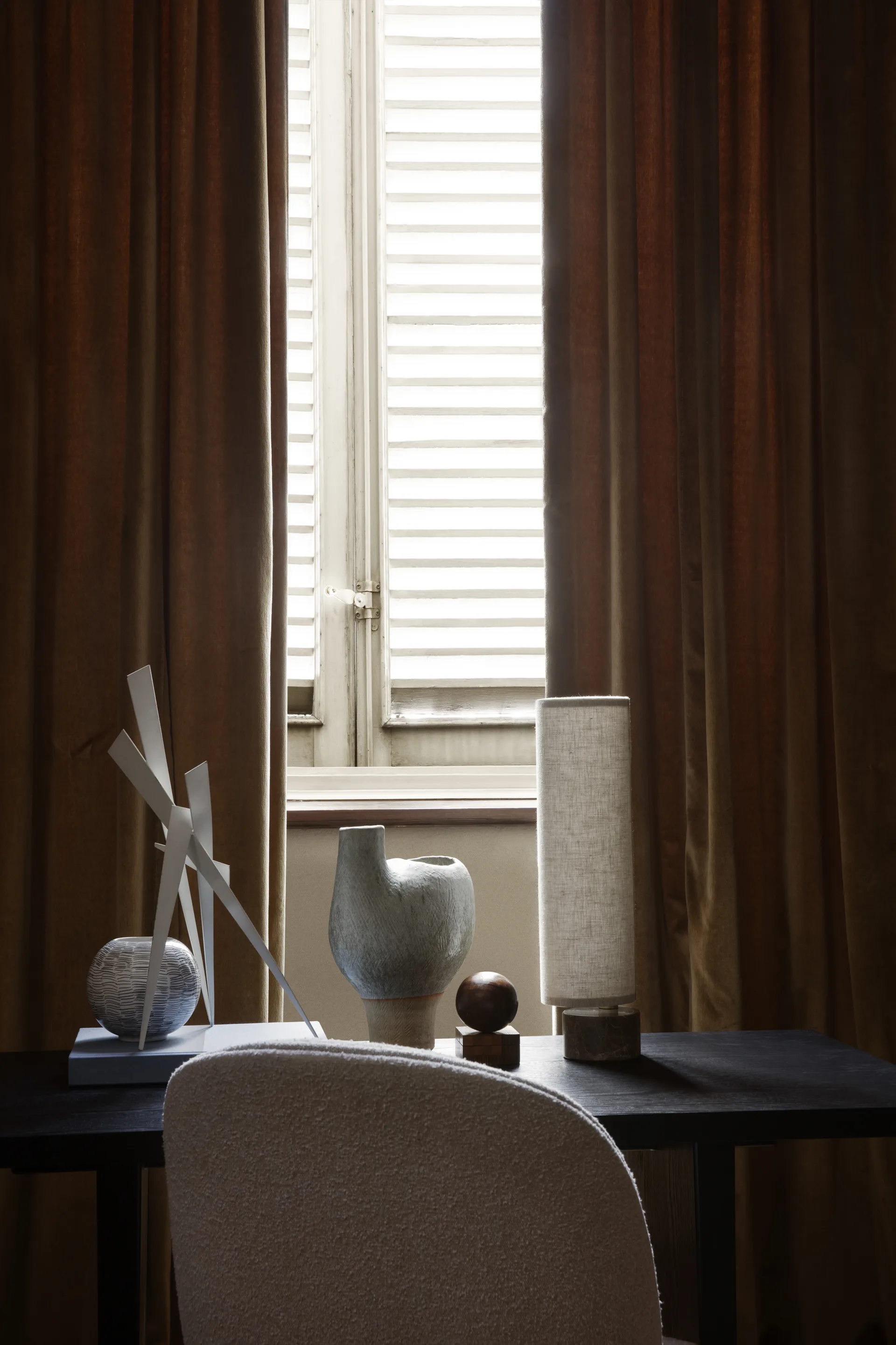 Unbound bordlampe, Canvase-grå marmor GUBI