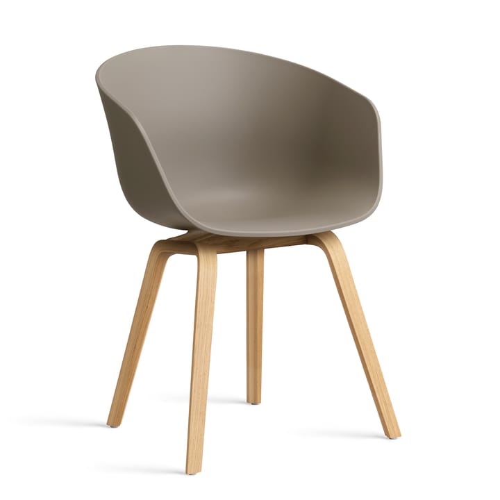 About a Chair 22 stol 2.0 - Khaki-lakkert eikstativ - HAY