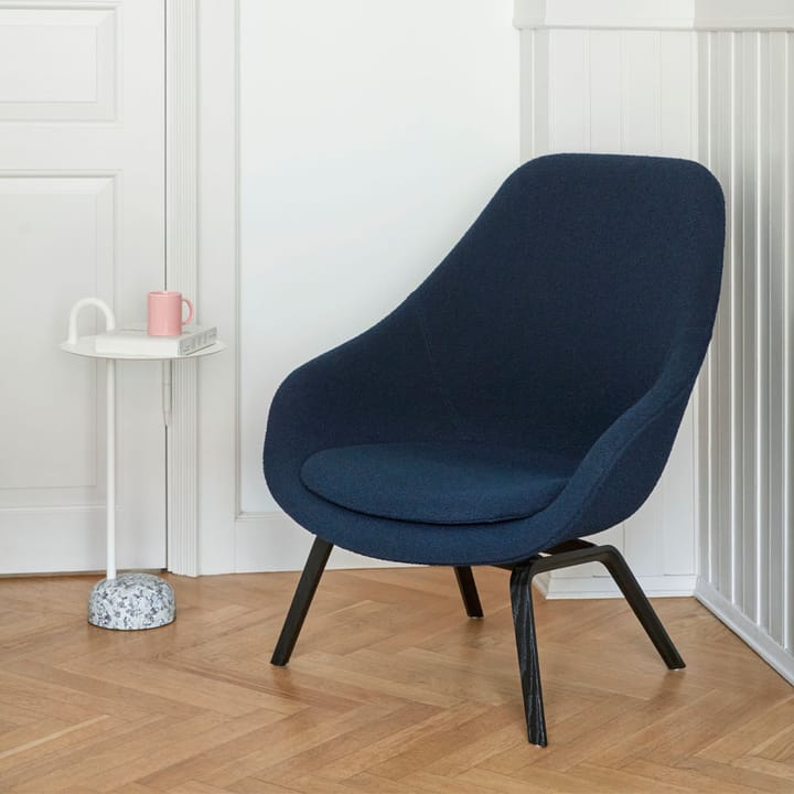 About a Lounge 93 lenestol, Remix 183 black-svart eikeben HAY