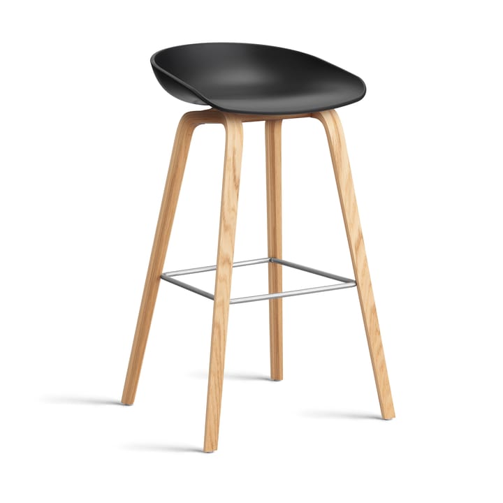 About a Stool 32 High barstol lakkert eikstativ 2.0 - Svart-rustfritt stålstøtte - HAY