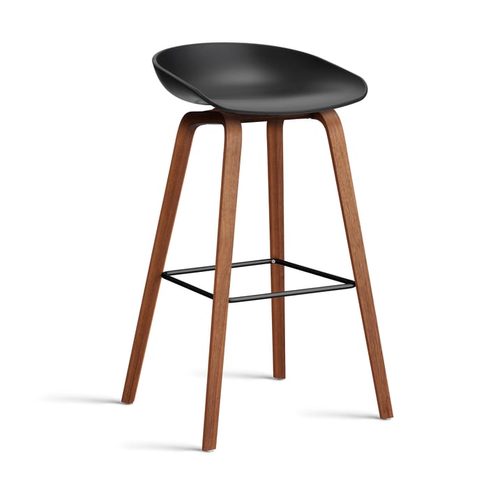 About a Stool 32 High barstol valnøttstativ 2.0 - Svart-svart stålstøtte - HAY