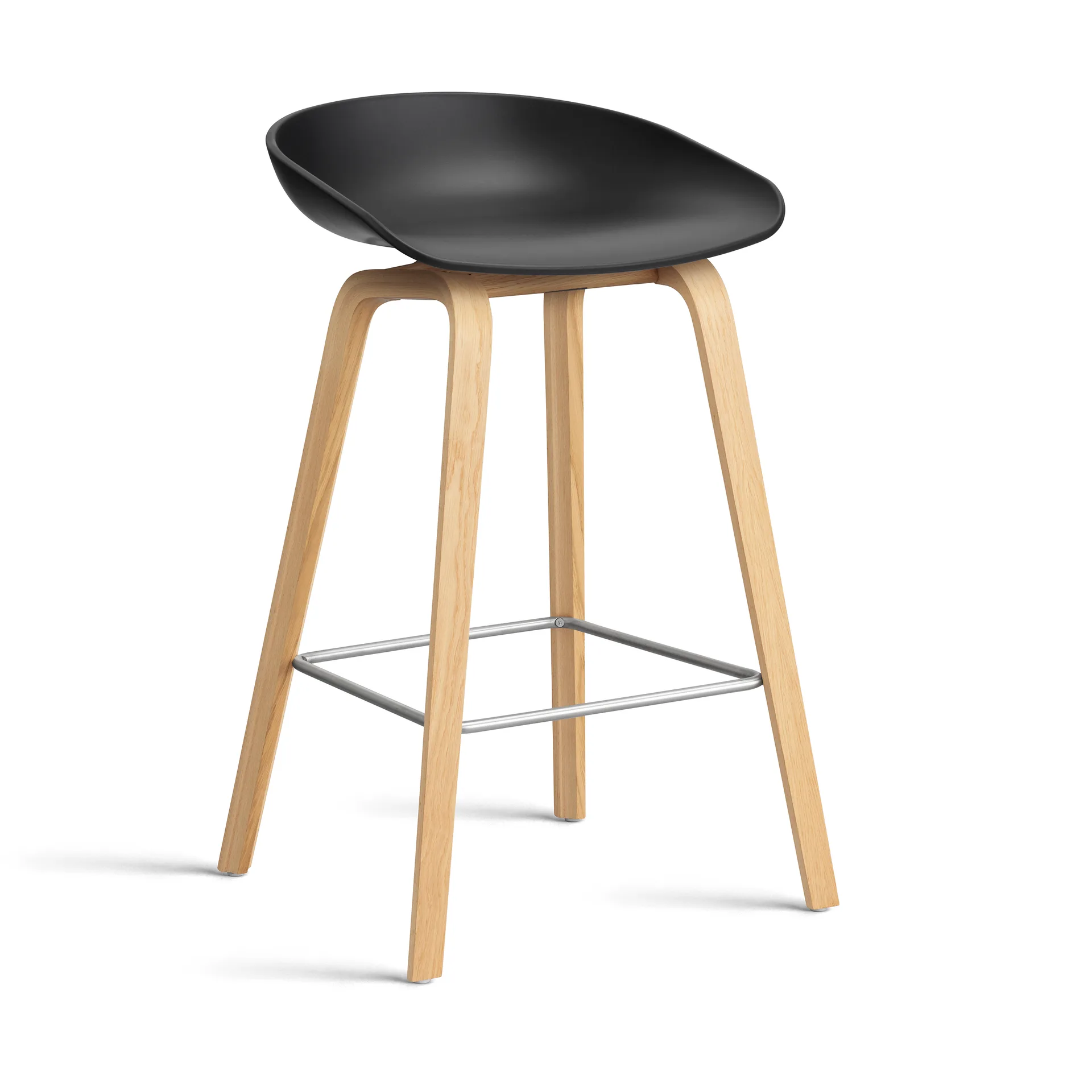 About a Stool 32 Low barstol lakkert eikeramme 2.0, Svart-rustfritt stålfeste HAY