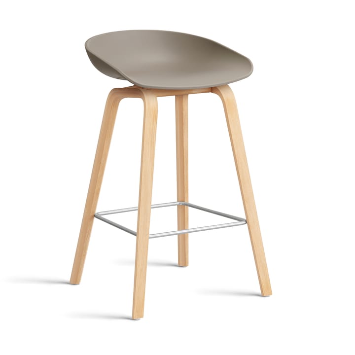 About a Stool 32 Low barstol såpet eikestativ 2.0 - Khaki-rustfritt stålstøtte - HAY