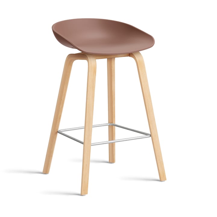 About a Stool 32 Low barstol såpet eikestativ 2.0 - Soft brick-rostfritt stålfot - HAY