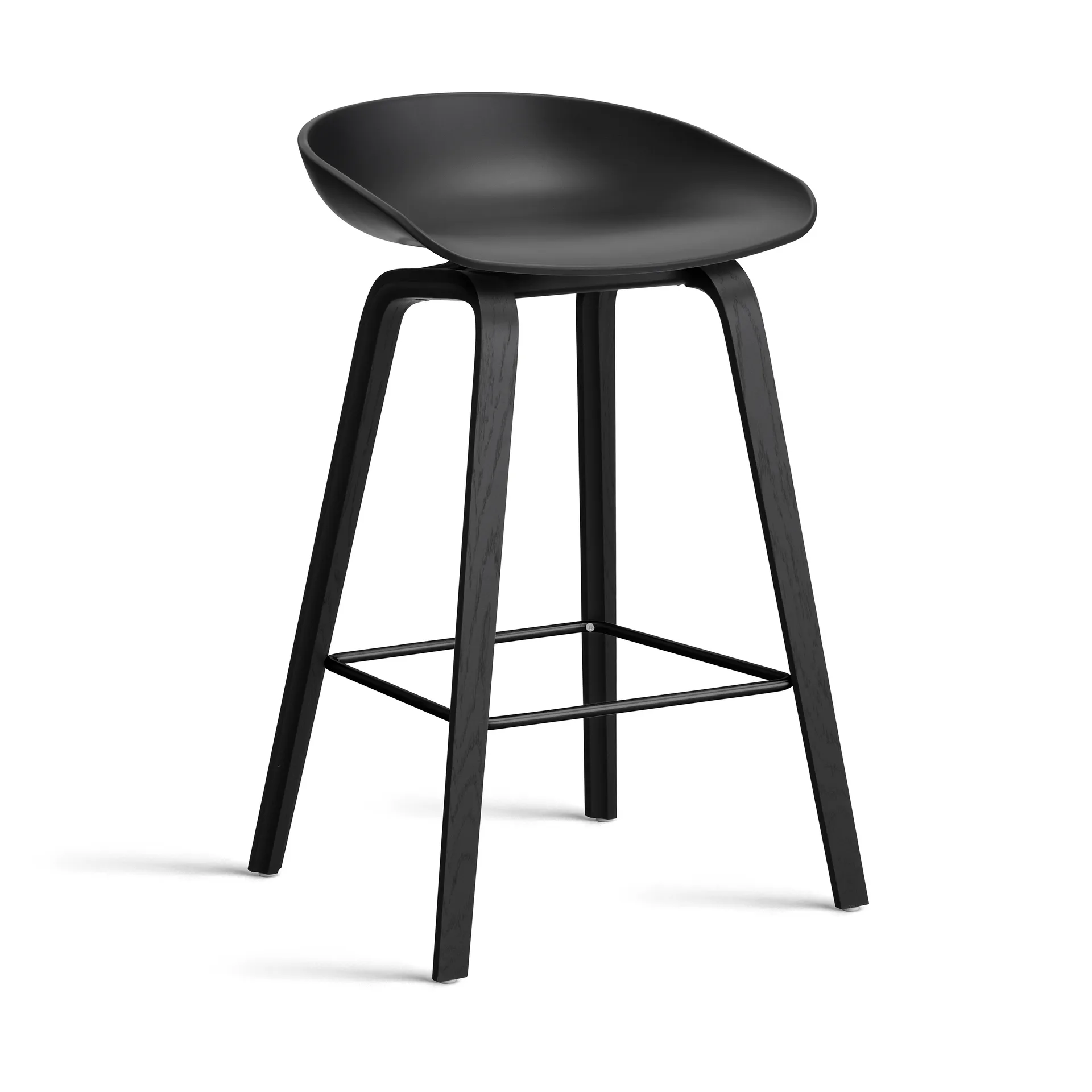 About a Stool 32 Low barstol svart eikstativ 2.0, Svart-svart stålstøtte HAY