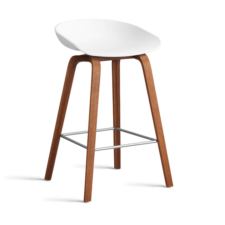 About a Stool 32 Low barstol valnøttstativ 2.0 - Hvit-rustfritt stålfeste - HAY