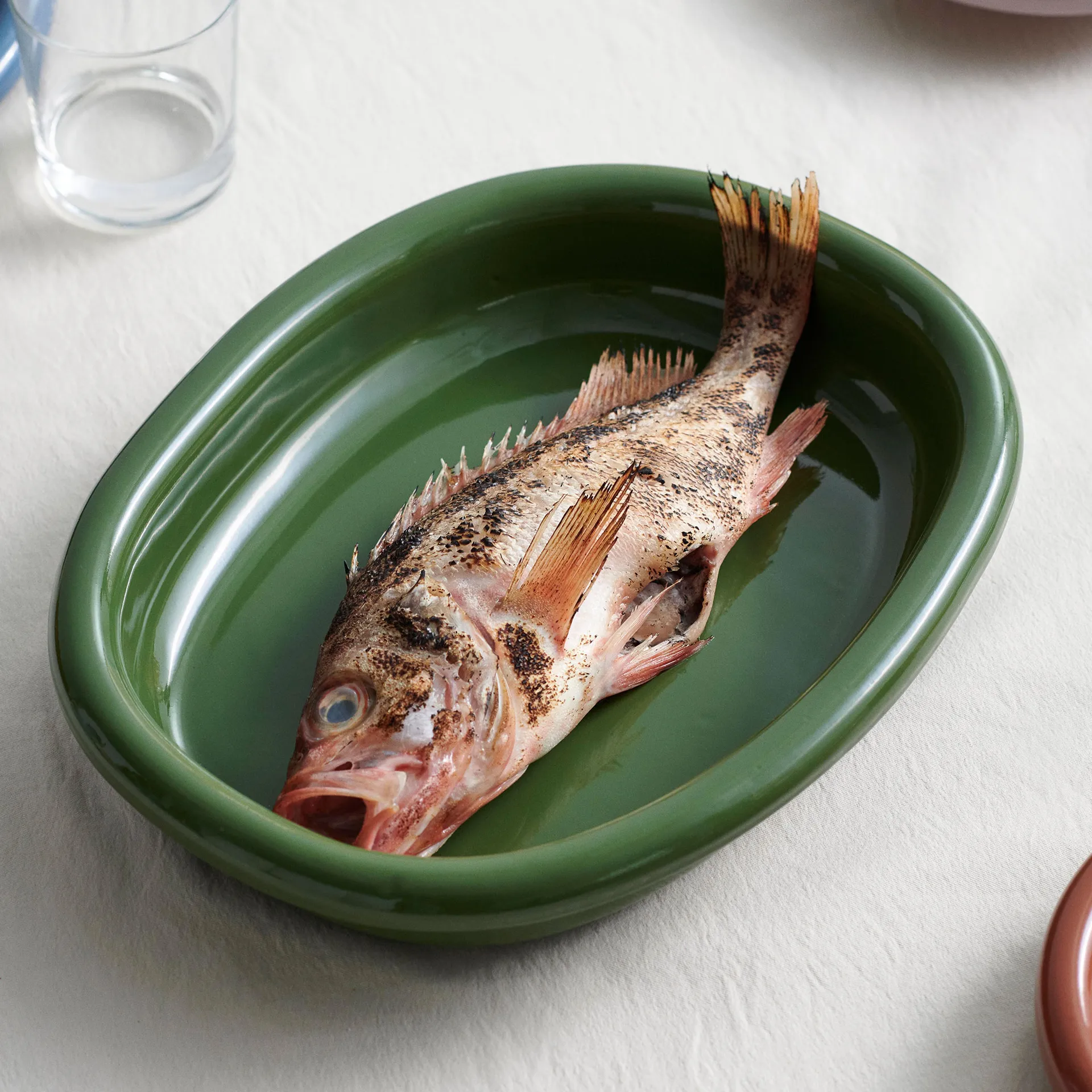 Barro ovalt serveringsfat stort 27x36 cm, Green HAY