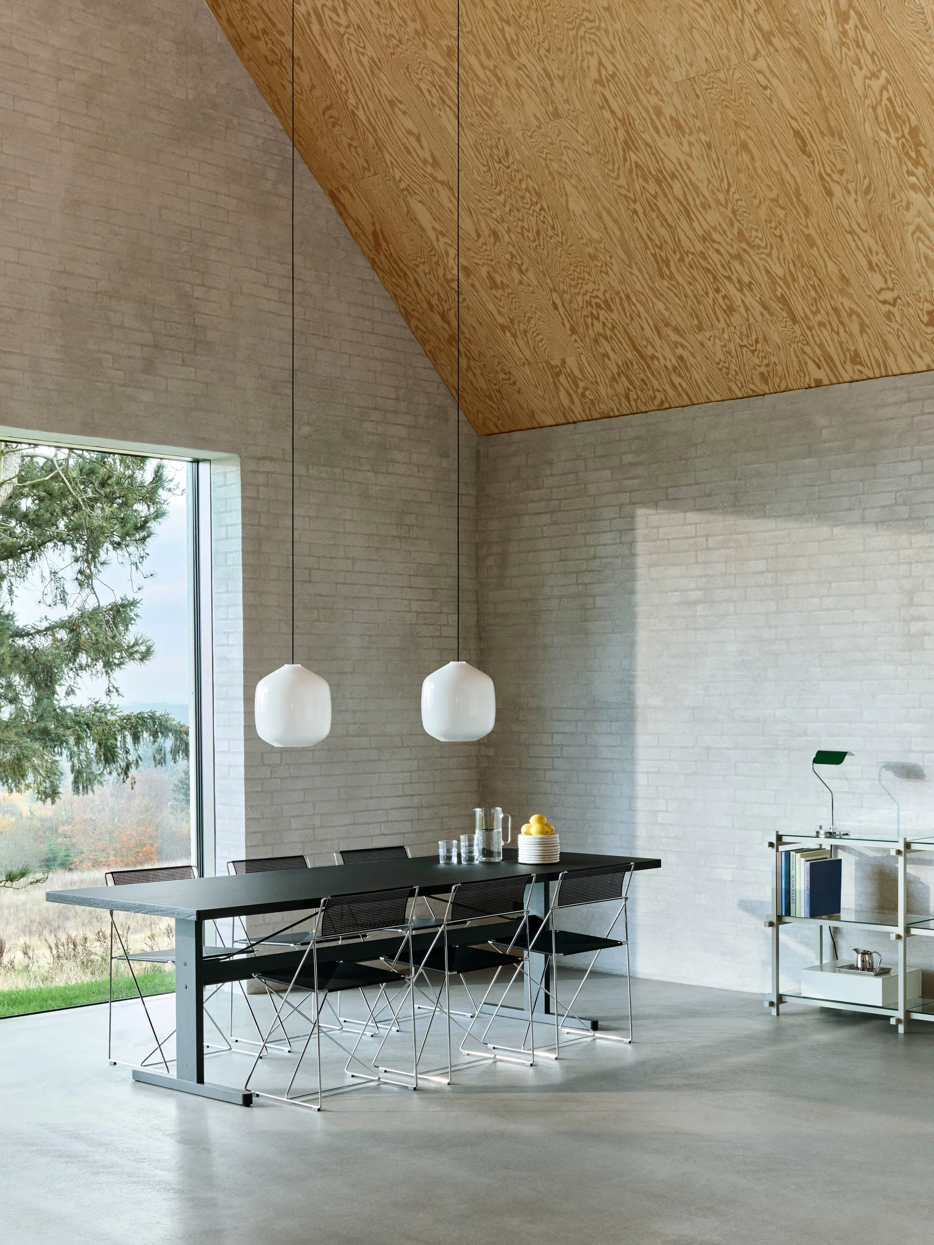 Buoy pendel Ø30 cm, Opal glass-anthracite blue HAY