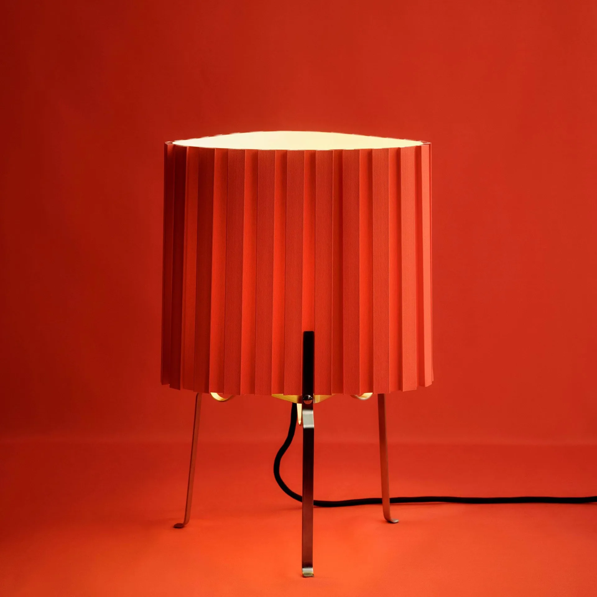 Canelé bordlampe, Tomato' red HAY