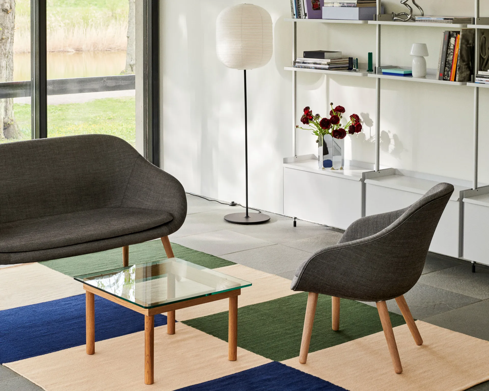 Common gulvstativ 129 cm, Soft black-black terrazzo HAY