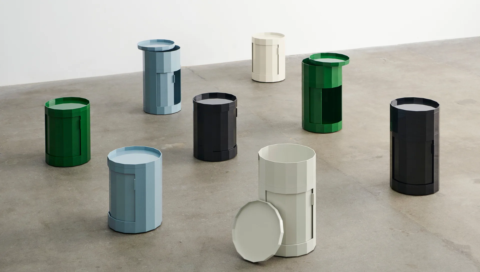 Facet Cabinet 100 sidebord, Misty blue HAY