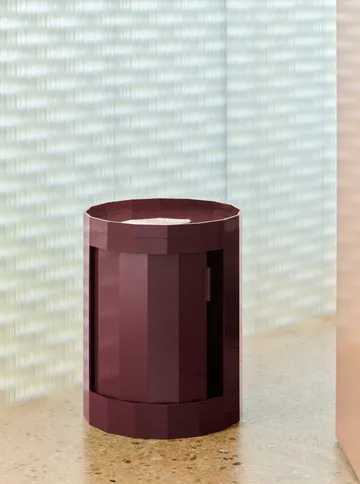 Facet Cabinet low sidebord føtter/hjul 49 cm - Burgundy - HAY