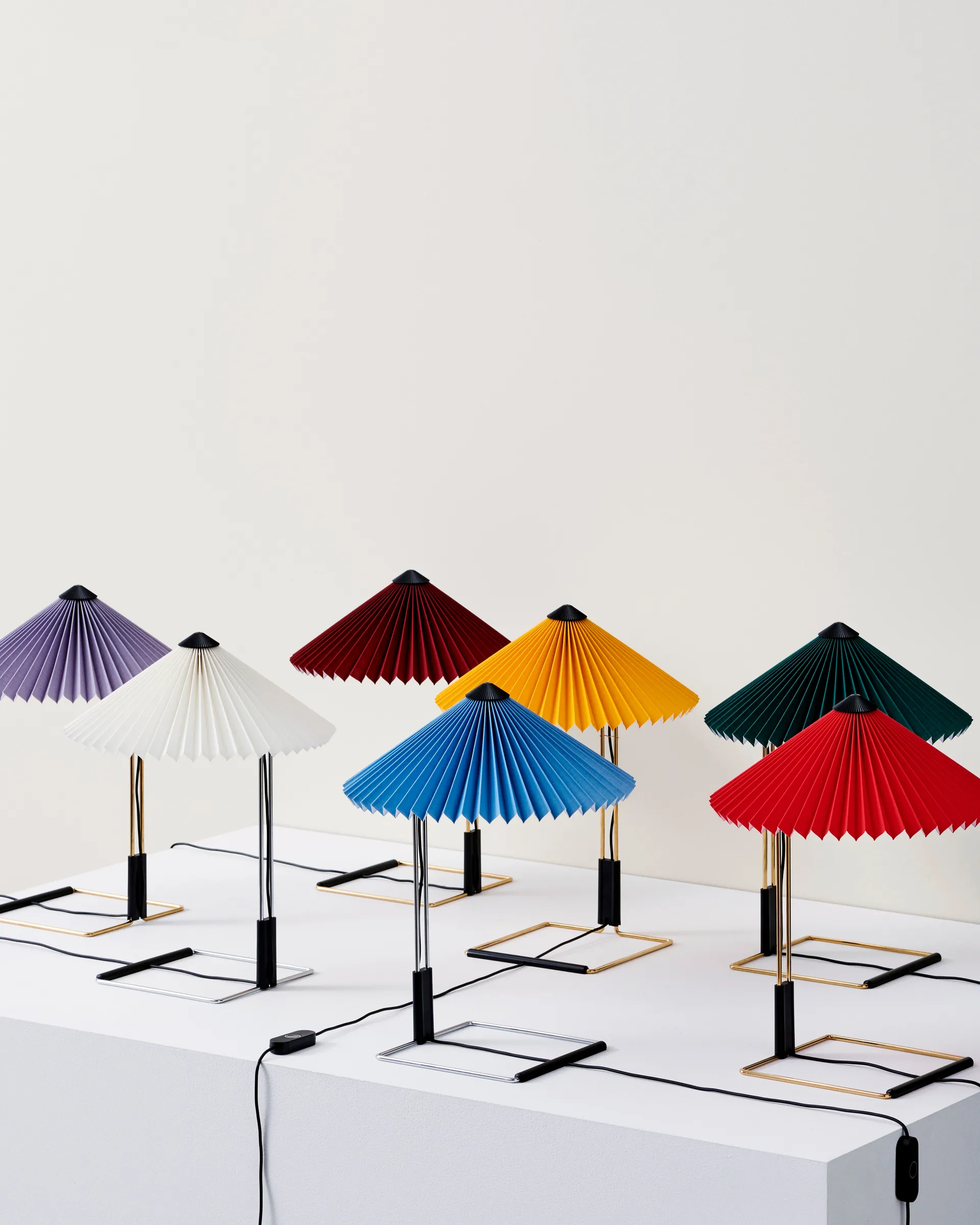 Matin table bordlampe Ø 30 cm, Bright red shade HAY