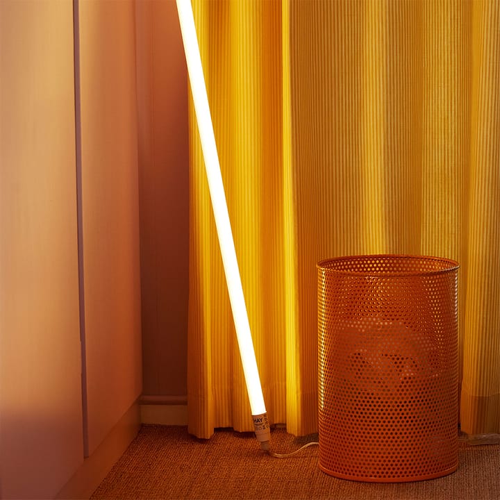 Neon Tube lysrør 150 cm, pink HAY