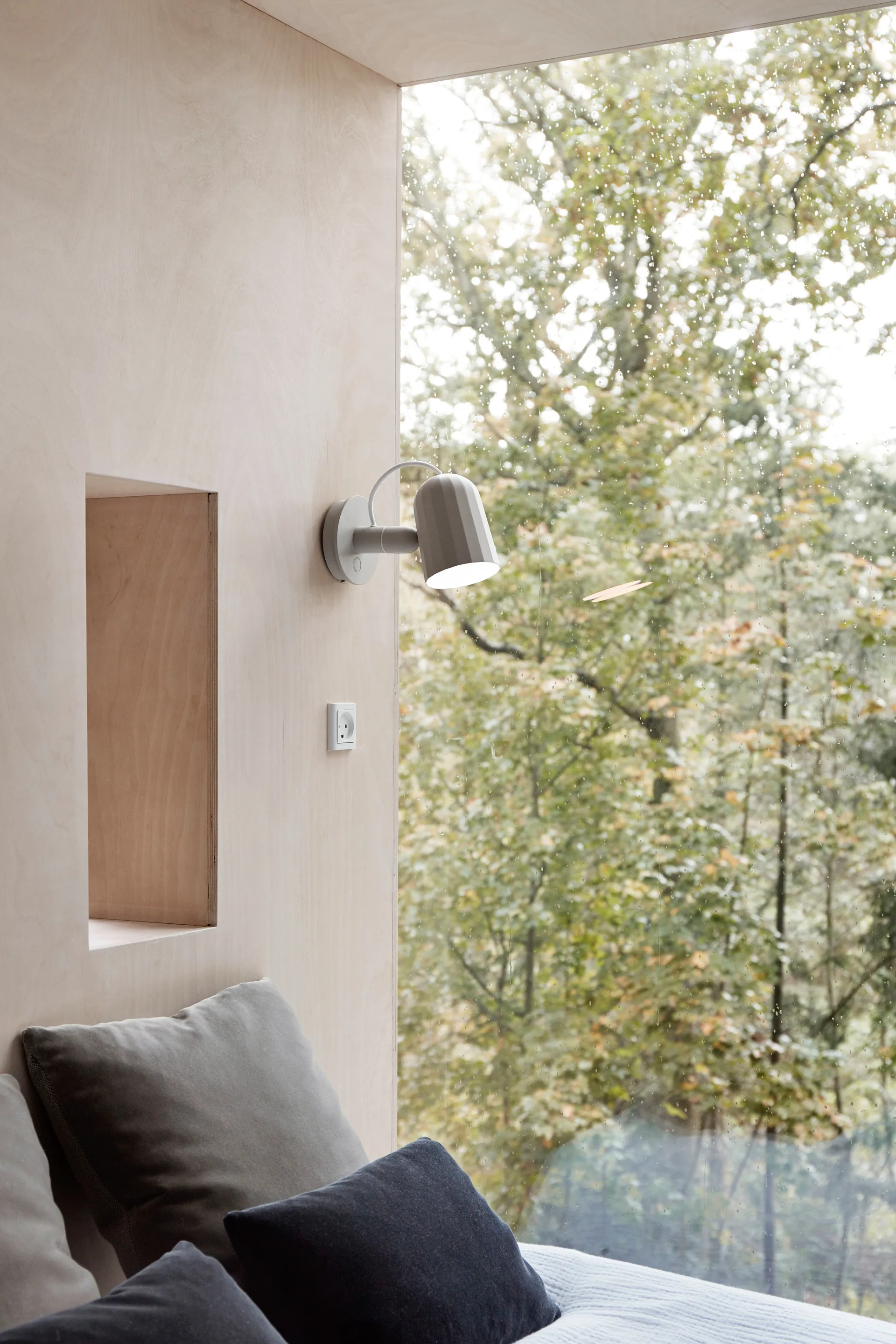 Noc wall button vegglampe, Off white HAY