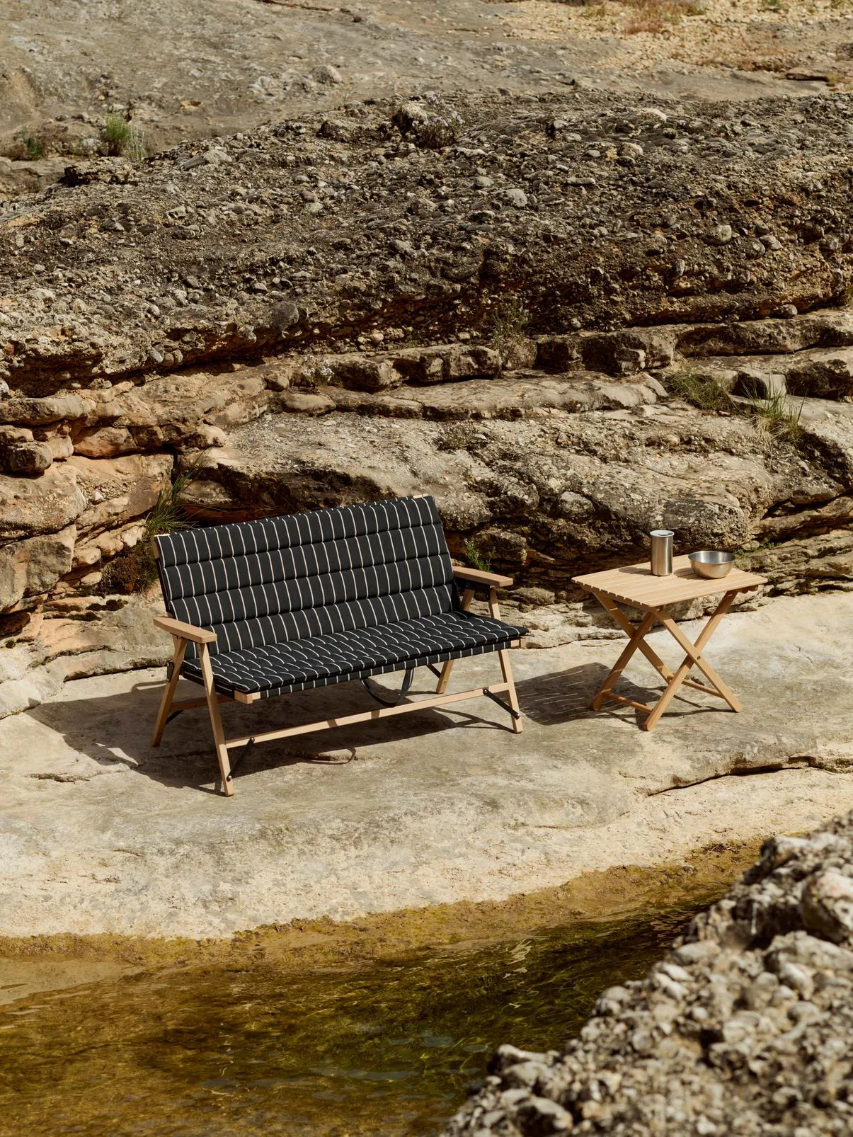 Outdoor Market sofa sammenleggbar, Black-beige, 2-seter HAY