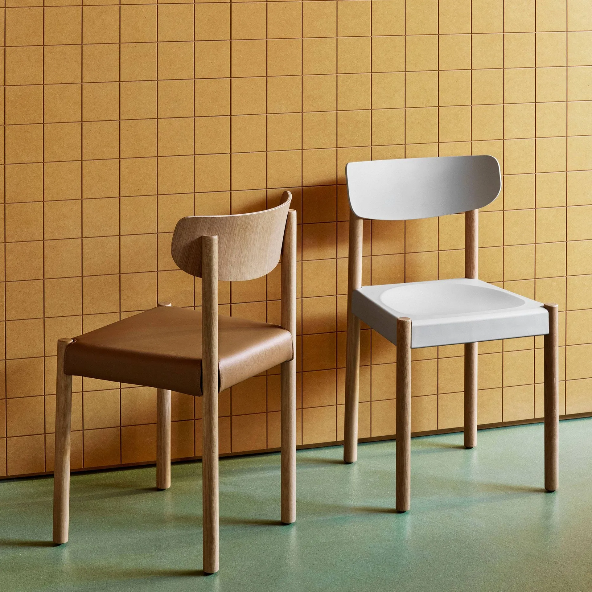 Pack Chair 11 stol, Iron black eik-graphite brown-Remix 356 HAY