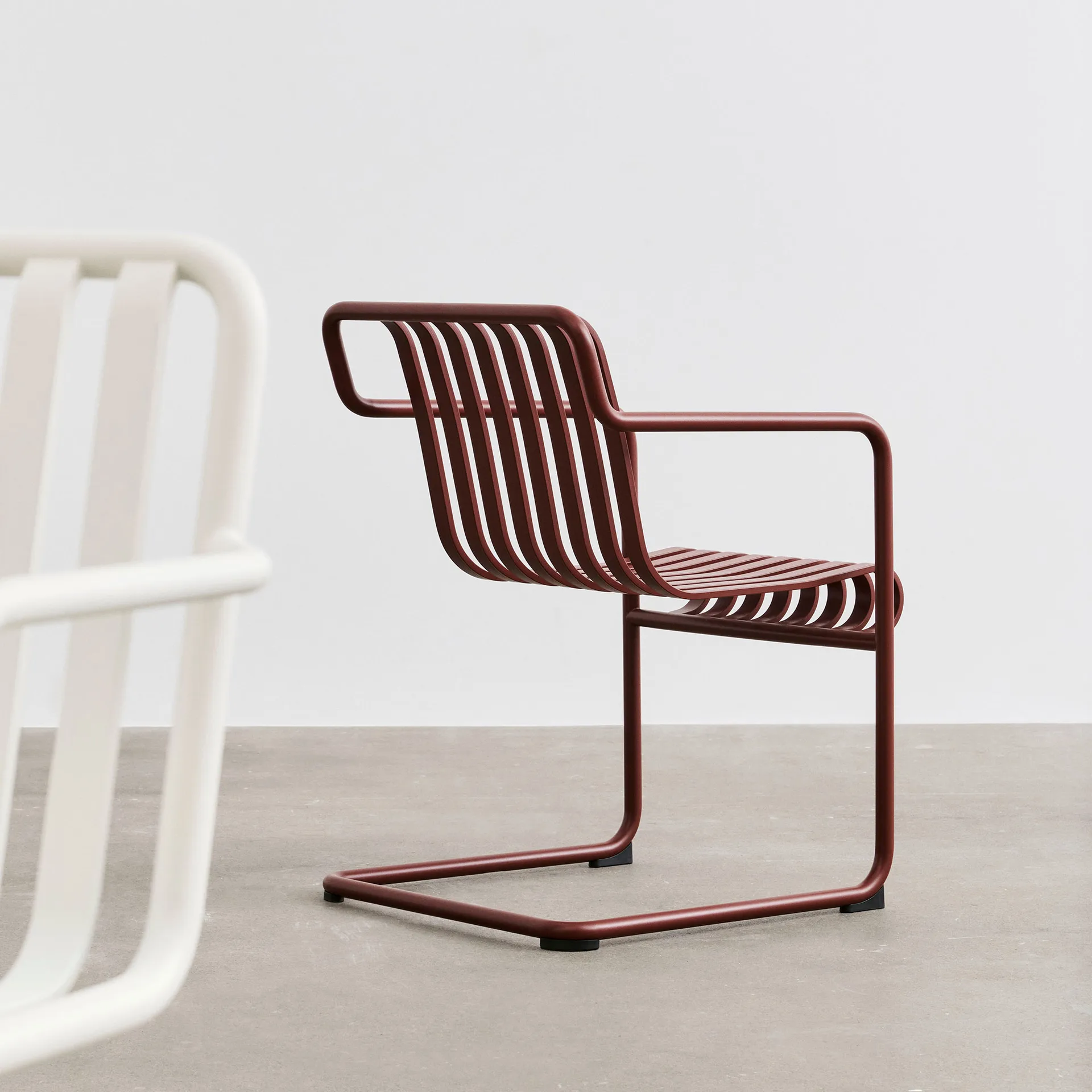 Palissade Cantilever Dining karmstol, Iron red HAY