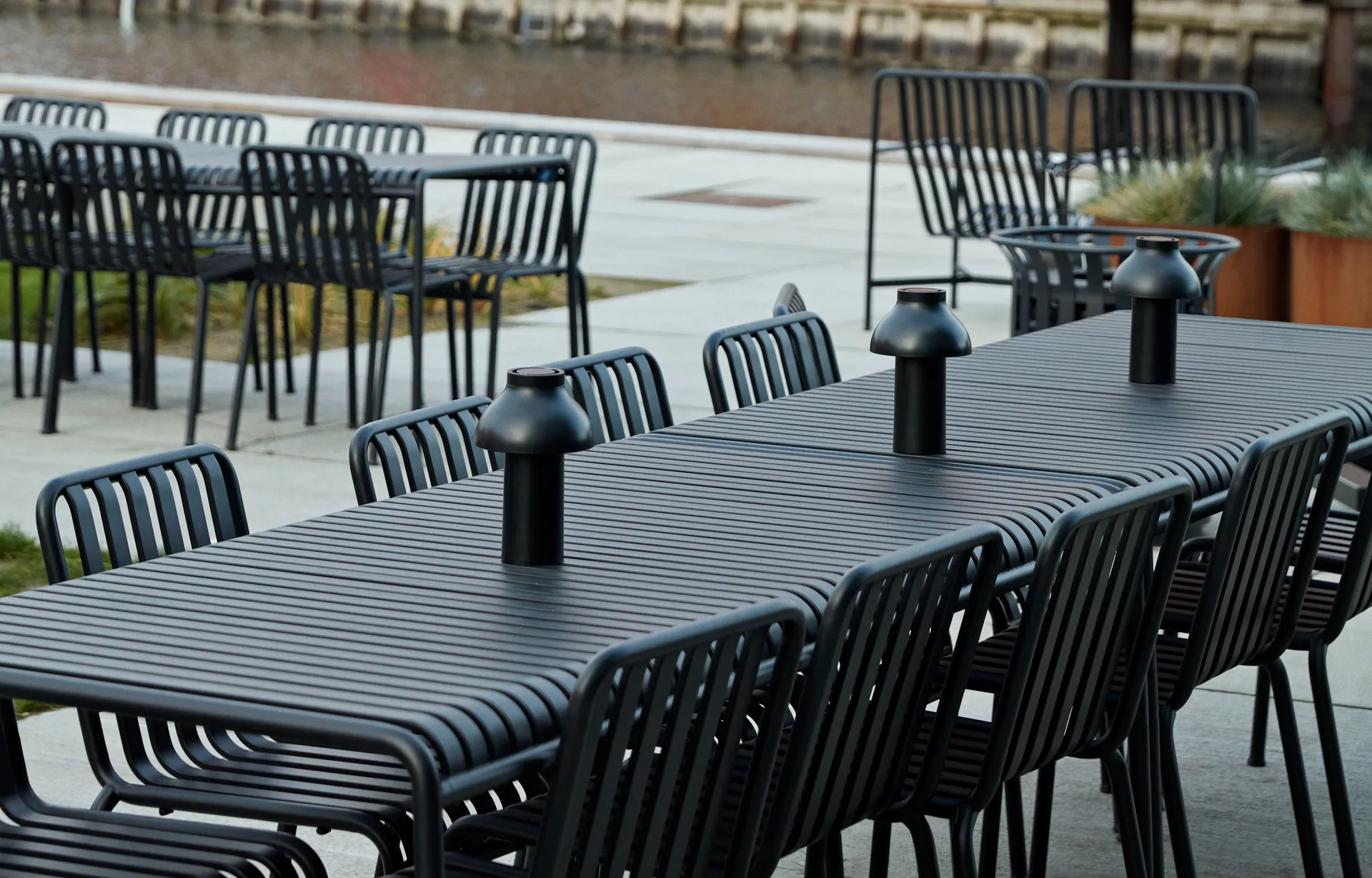 Palissade spisegruppe 4 stoler 170x90 cm - Anthracite,  HAY