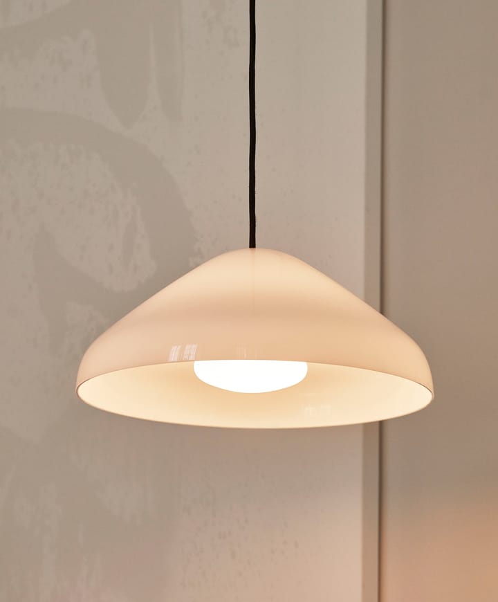 Pao Glass pendel Ø 35 cm, Hvit-opalglass HAY