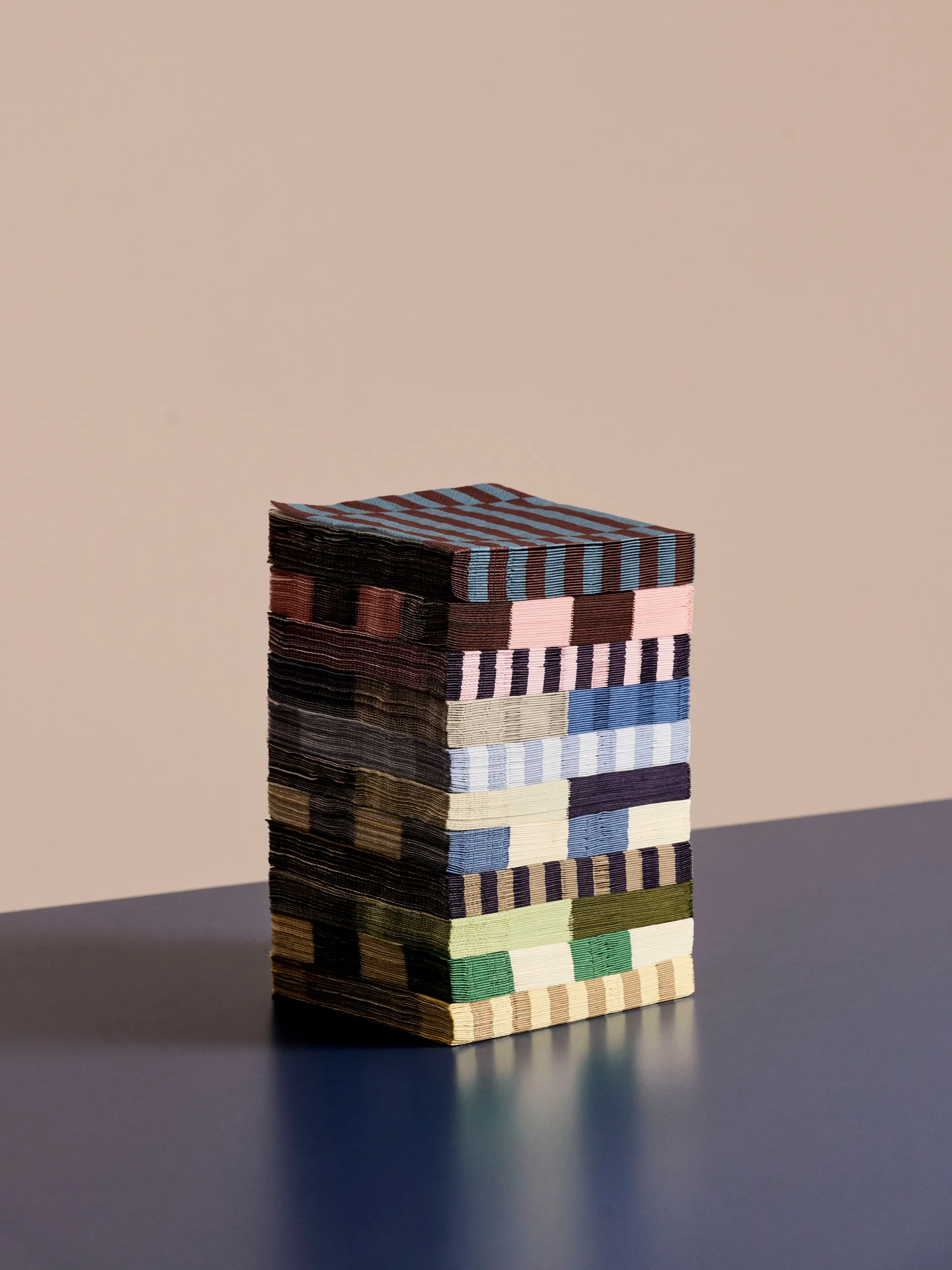 Pattern Lunch Stripe serviett 33x33 cm 20-pakning, Light pink-dark blue pillar HAY