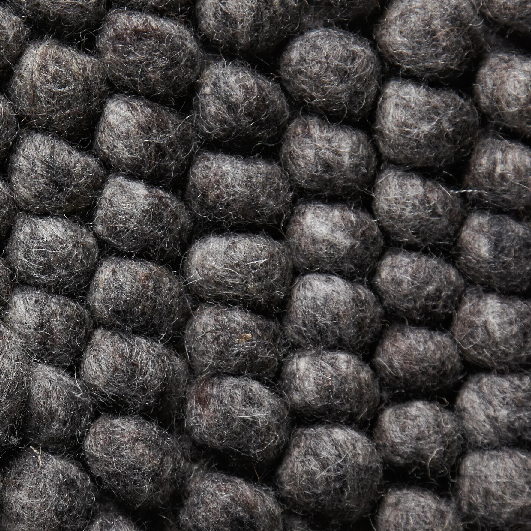 Peas ullteppe 200x300 cm, Dark grey HAY