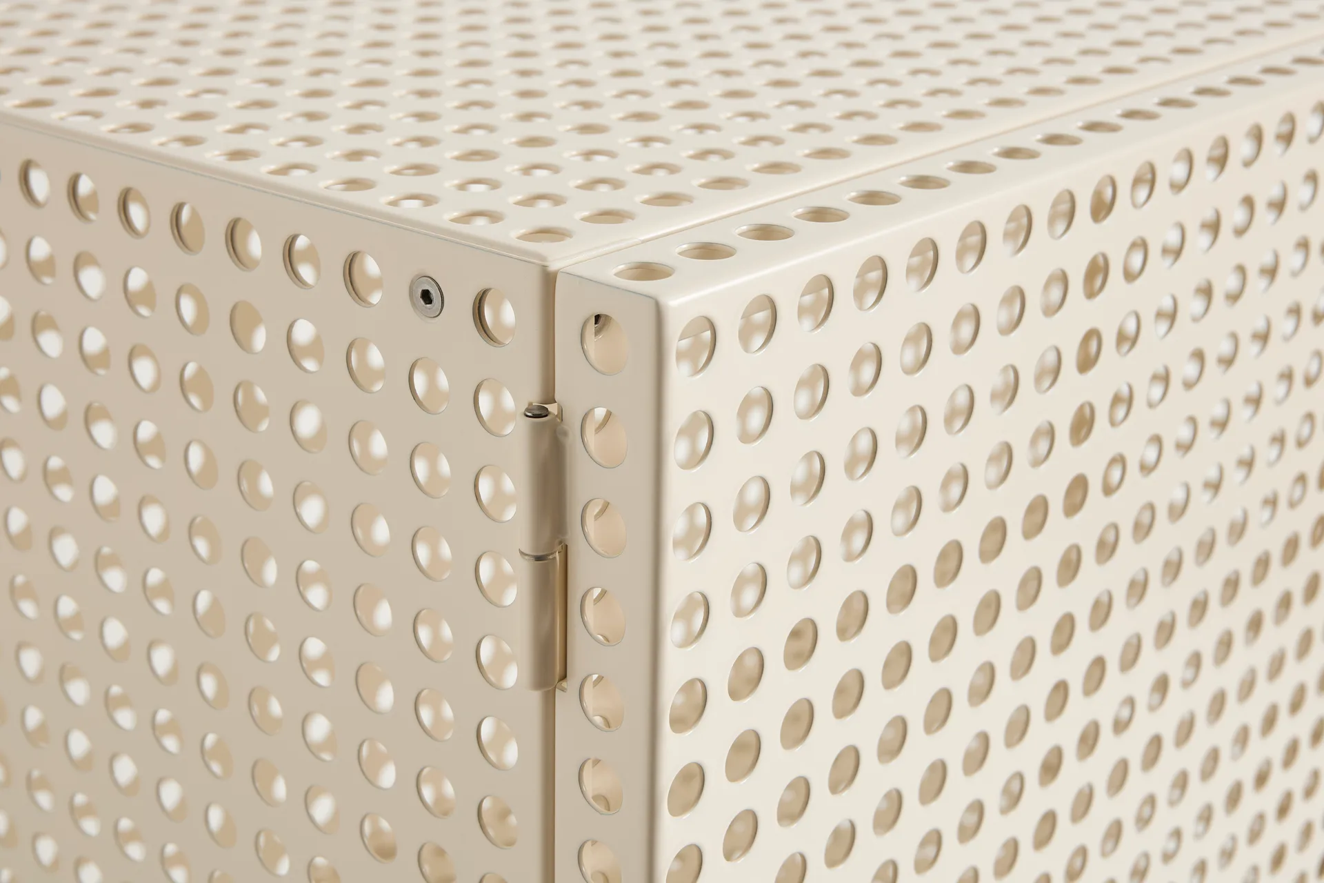 Perforated Cabinet skap large, Eggshell HAY