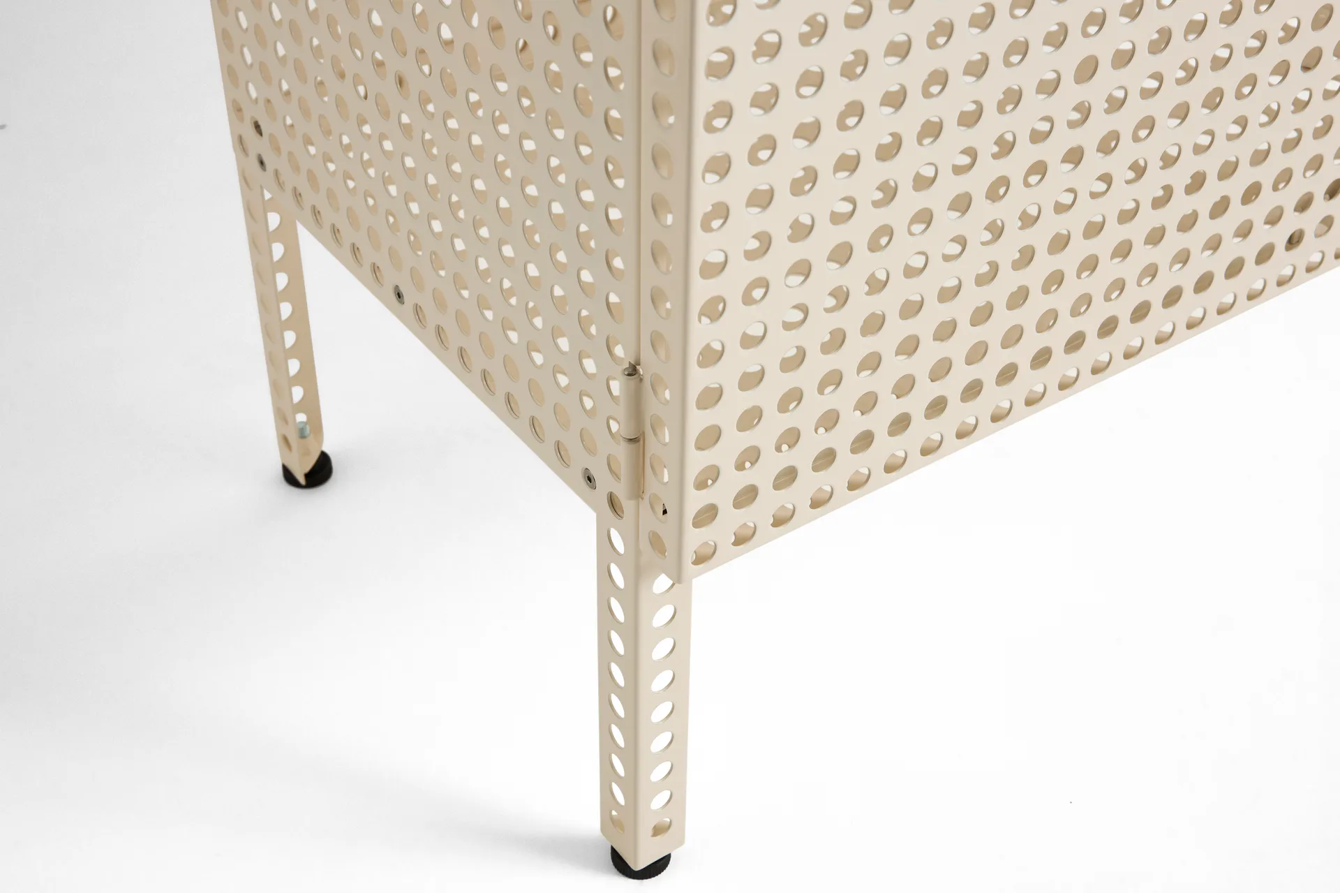 Perforated Cabinet skap large, Eggshell HAY