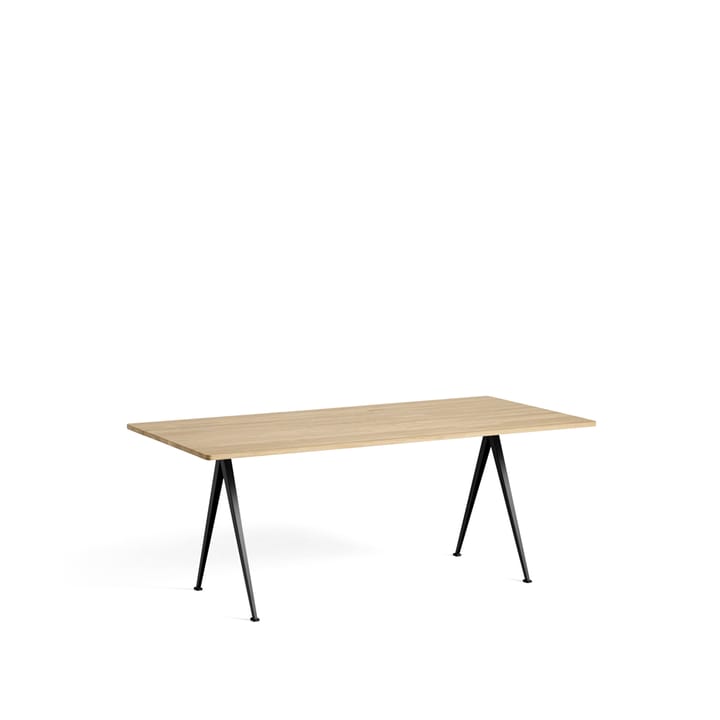 Pyramid 02 spisebord - Oak matt lacqured-190x85cm-svart stål stativ - HAY