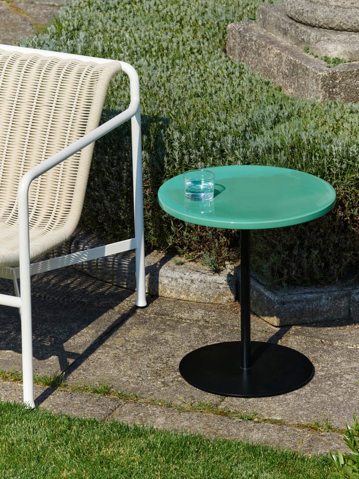 Pyro sofabord Ø45 cm, Soft jade-black HAY