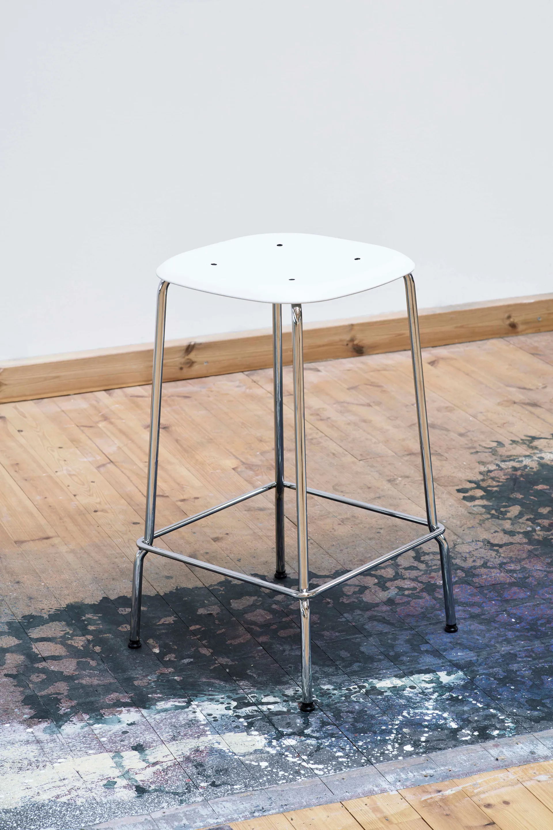 Soft Edge 85 Low barstol, white, krom stål stativ HAY