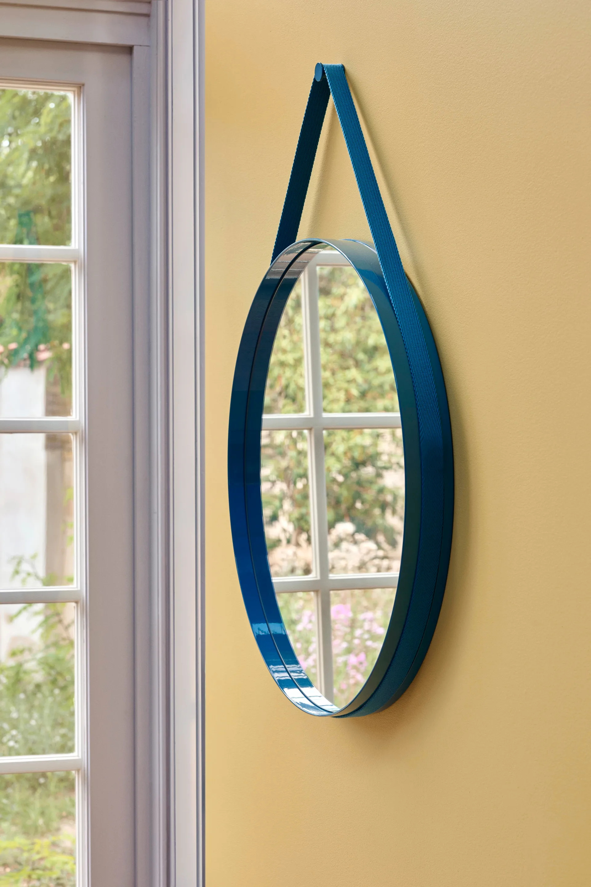Strap Mirror speil Ø 70 cm, Blue HAY