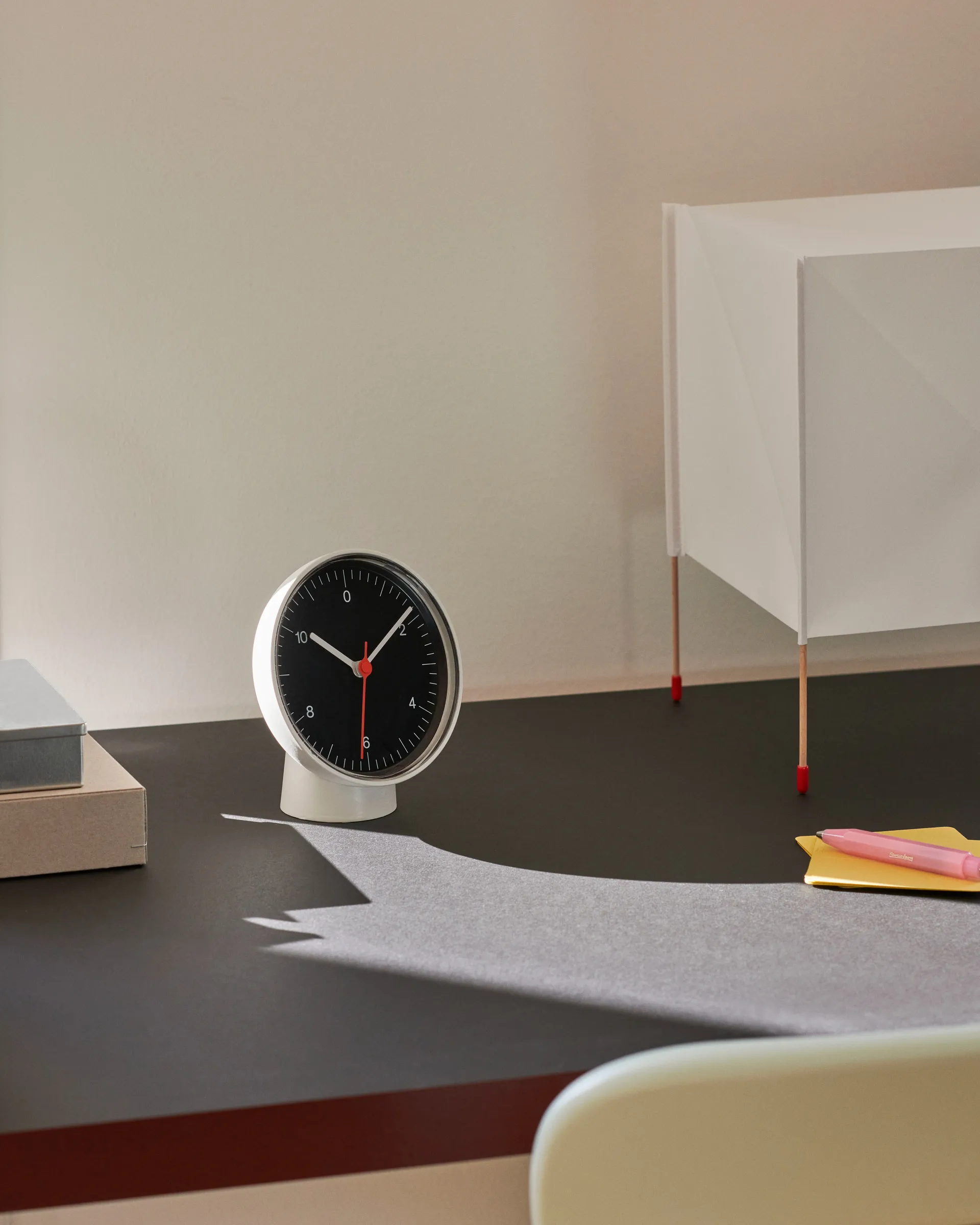 Table Clock vegg/bordklokke, White​ HAY