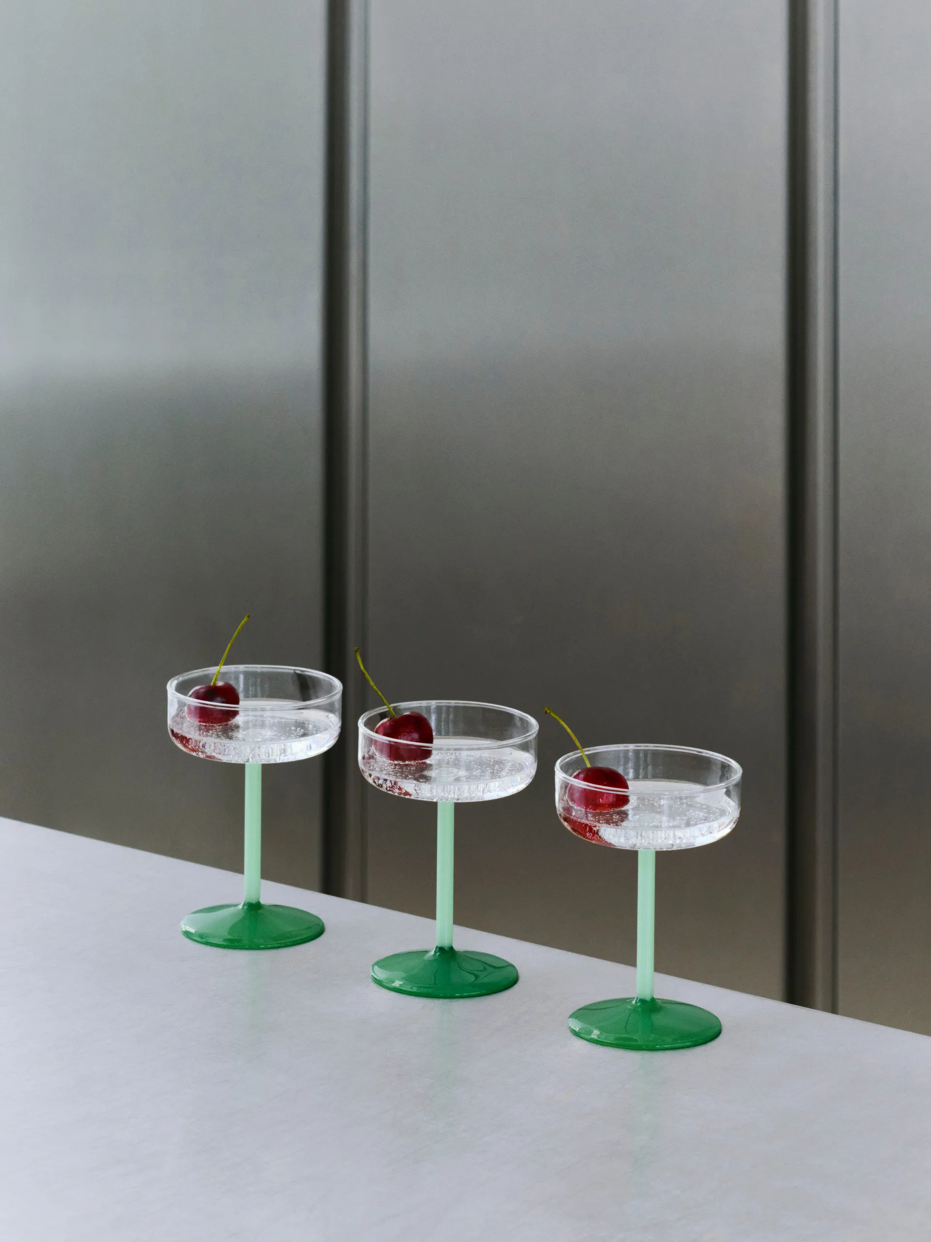 Tint coupe glass 20 cl 2-pakning, Clear-jade light green-jade dark green HAY